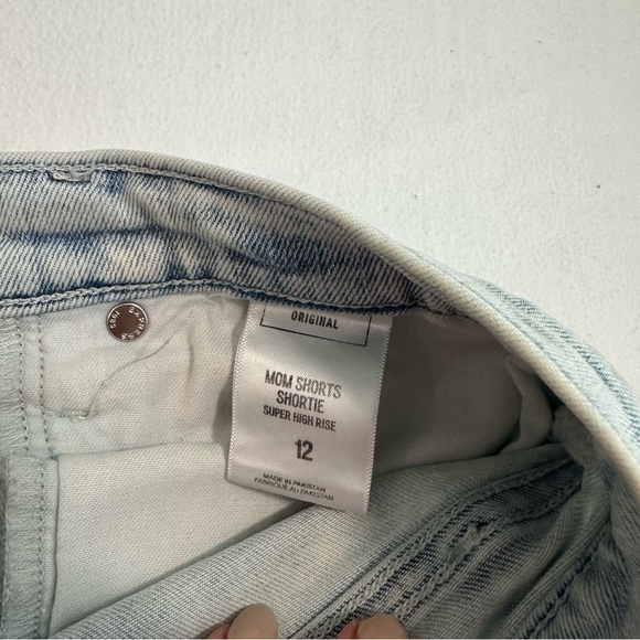 Express Mom Shorts Shortie High Waisted Jean Shorts - Picture 2 of 6